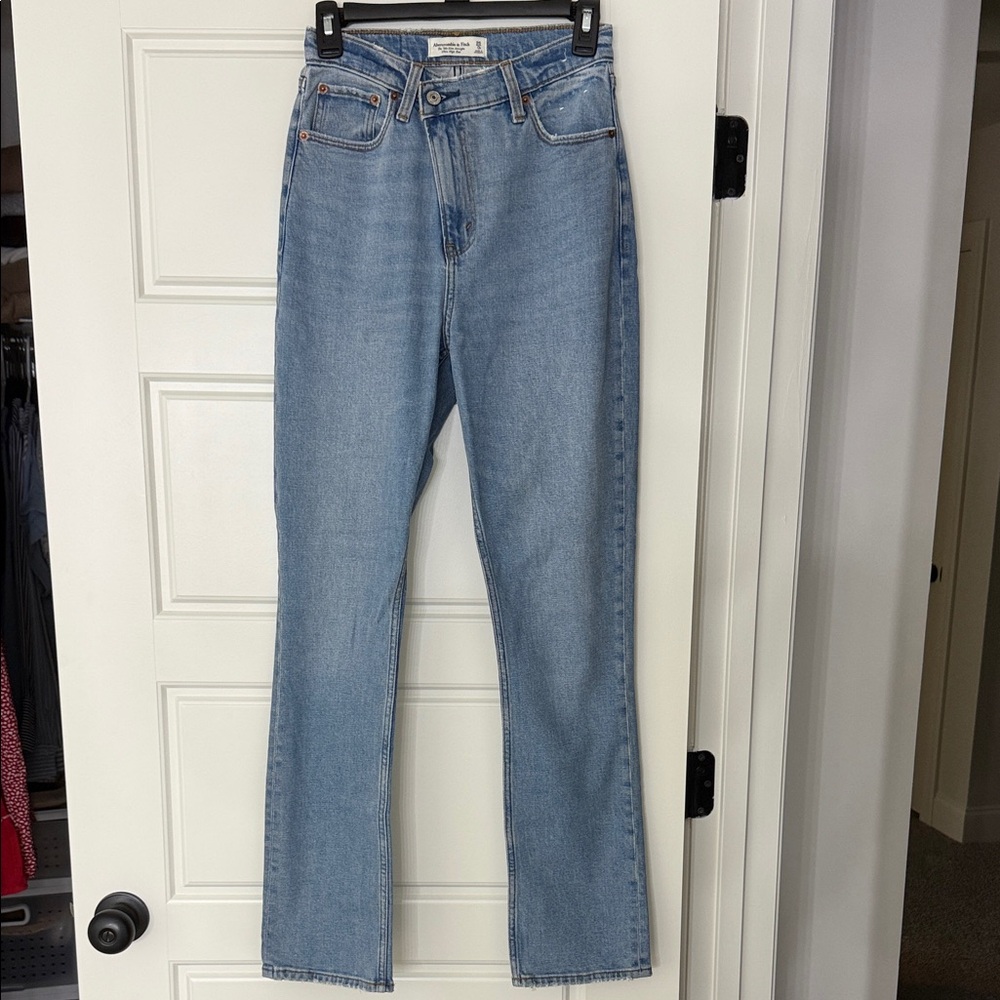 Abercrombie & Fitch ‘90s Slim Straight Jeans